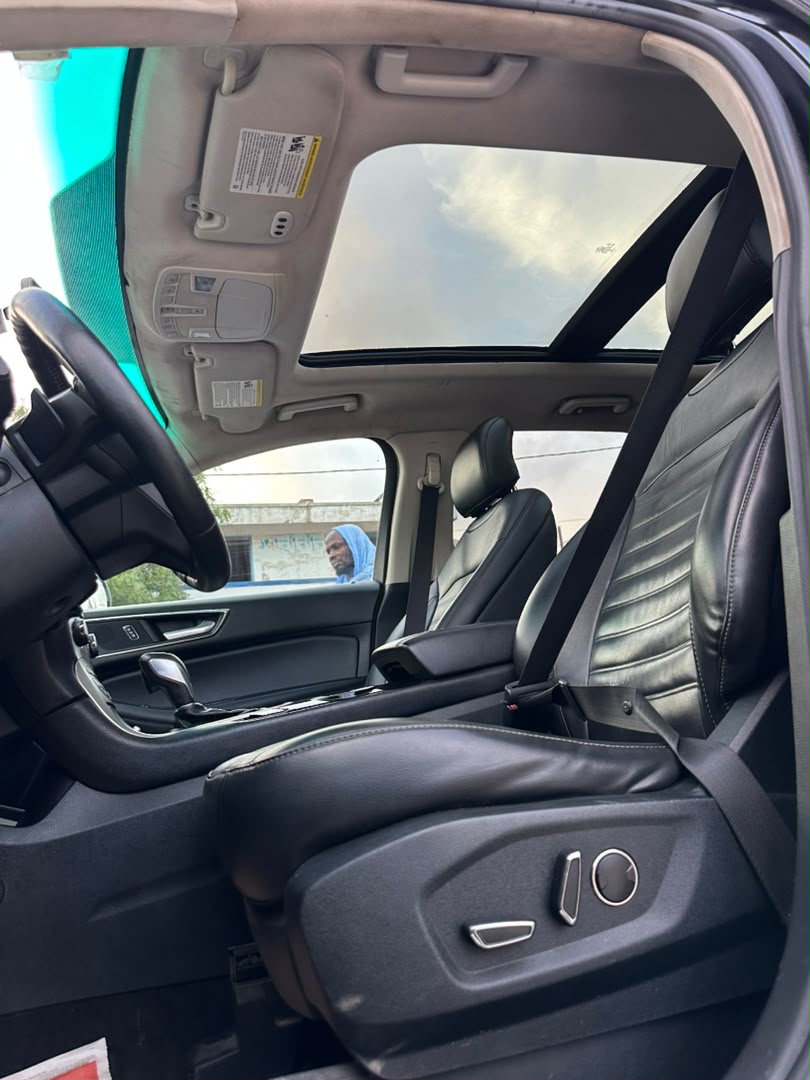 Ford edge - Vue 3